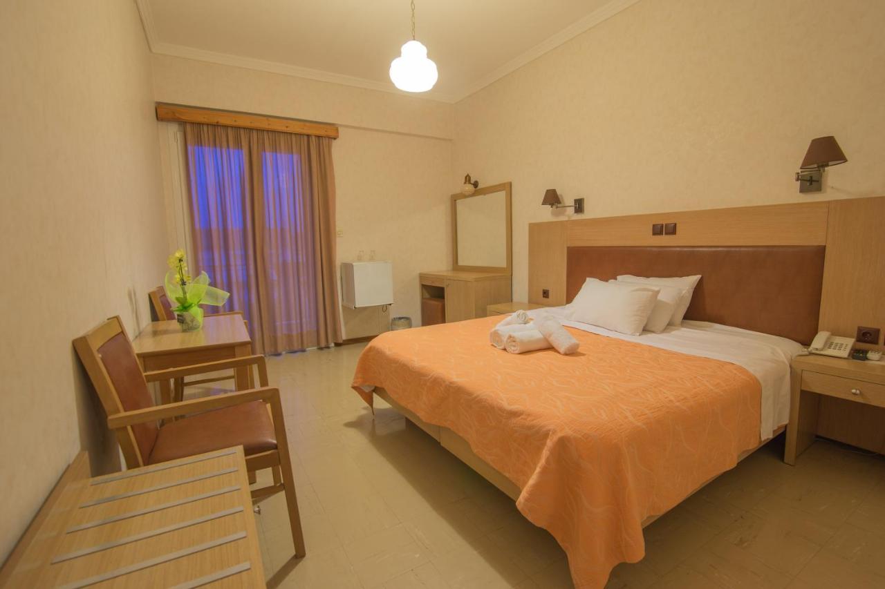 Hotel Idillion Vília Esterno foto