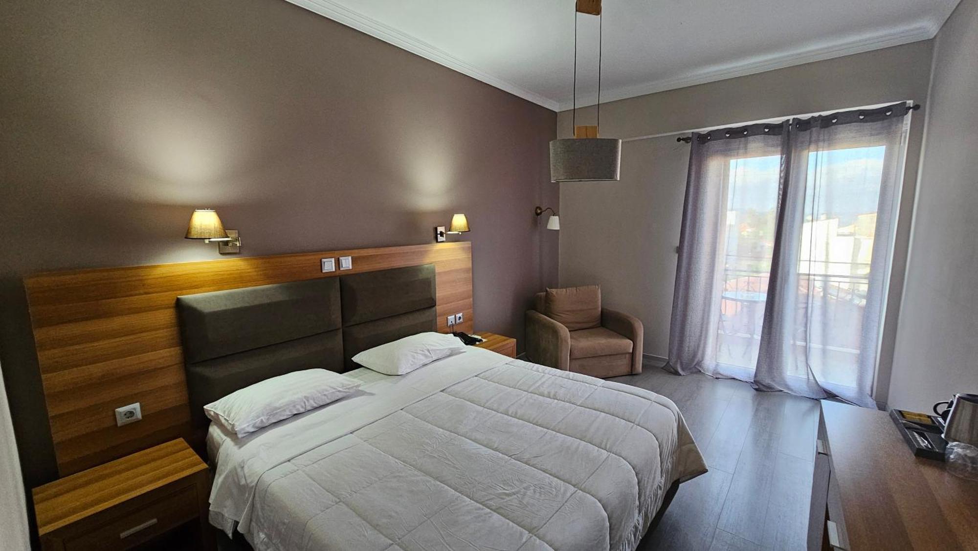 Hotel Idillion Vília Esterno foto