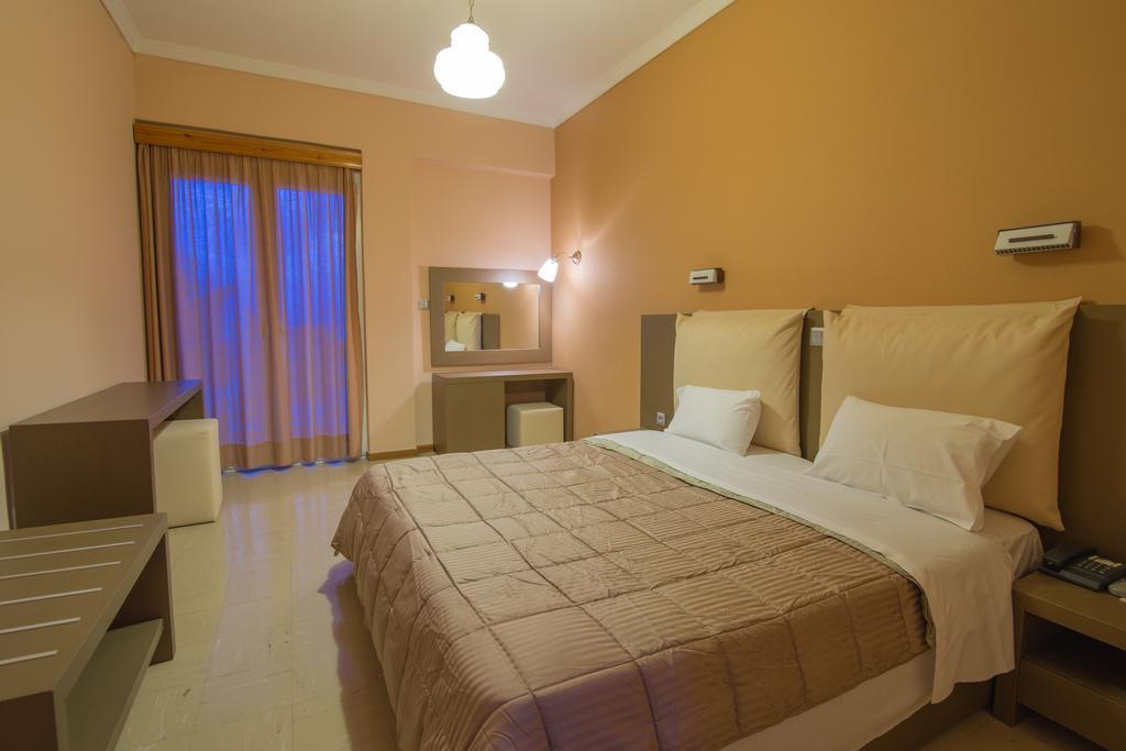 Hotel Idillion Vília Esterno foto