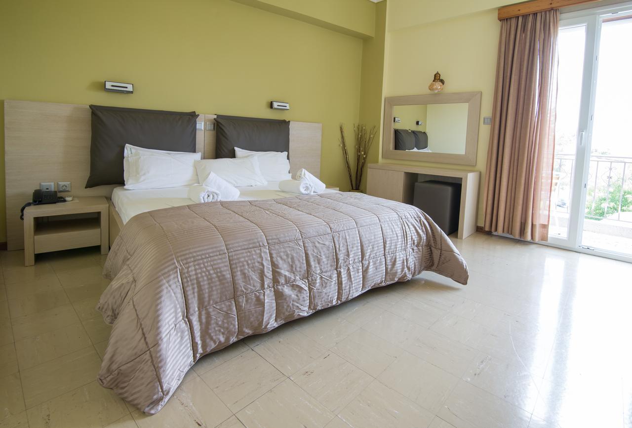 Hotel Idillion Vília Esterno foto