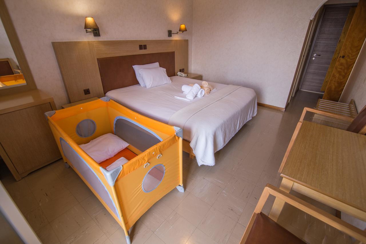 Hotel Idillion Vília Esterno foto